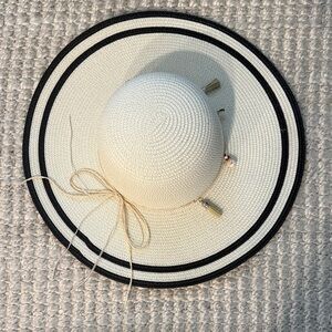 Adjustable Wide Brim Sun Hat Cream and Black